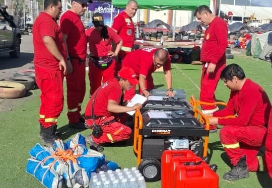 Generadores, combustible y agua para los rescatistas de Perú.